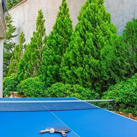 Sleeps 10 Pool Air Con Wifi *