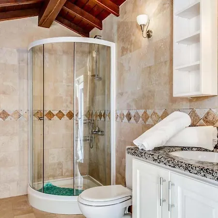 Sleeps 10 Pool Air Con Wifi * Kalkan