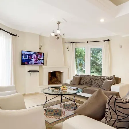 Villa Sleeps 10 Pool Air Con Wifi Kalkan